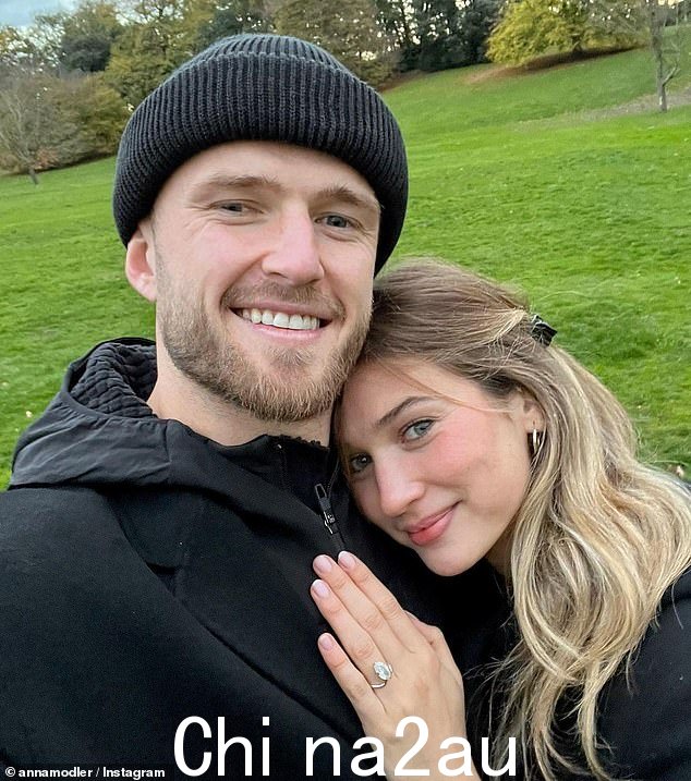 Eric Dier 和 Anna Modler。这对夫妇最近订婚了