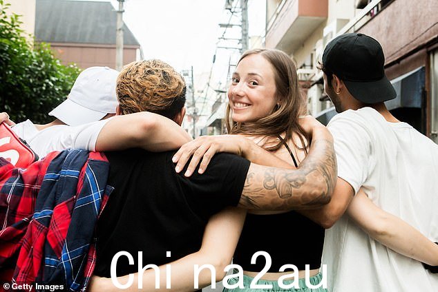 所以我的天主教妈妈在发现我 25 岁时与未婚夫约翰住在一起时哭了三个星期是错误的。她警告过我“失去名誉”的危险,因为我婚前有过性行为。(文件图片)