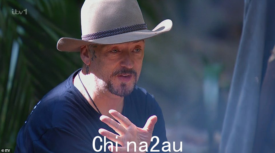 不开心:但是前卫生部长马特在前往奖励之旅时激怒了他的同伴们