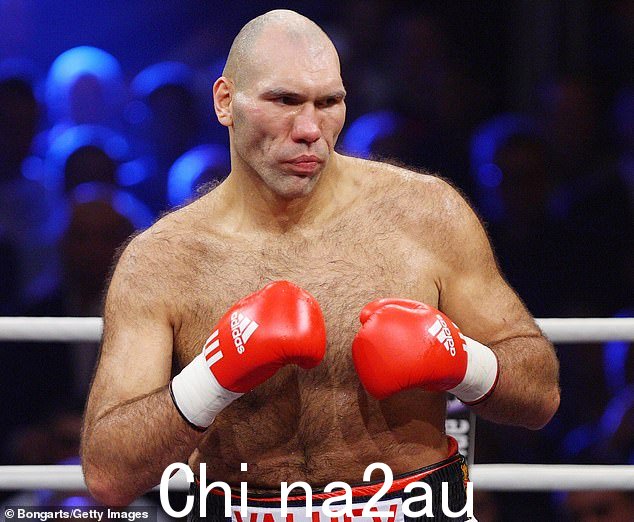 身高 7 英尺,俄罗斯的 Nikolai Valuev 是有史以来最高最重的世界拳击冠军