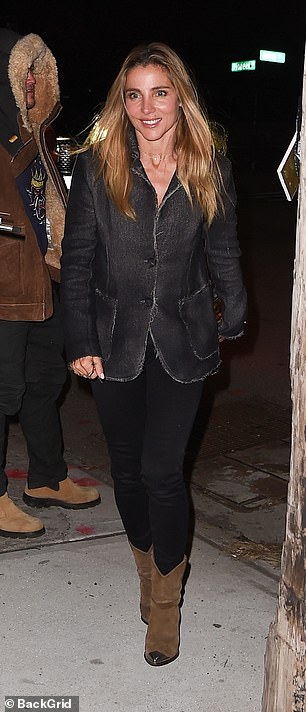 约会之夜:46 岁的迷人妻子 Elsa Pataky 加入了他