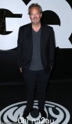 马修·佩里 (Matthew Perry) 津津乐道回忆录在西好莱坞的 GQ 年度男士派对上大获成功