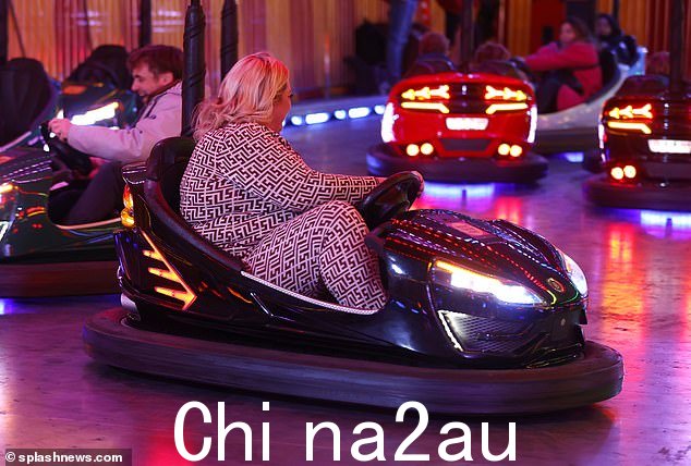 可怕:这是因为 Gemma 有严重的胃痛,让这个人‘确信’她正在生一个意想不到的孩子