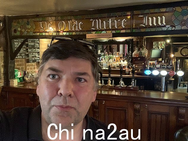 Gary Murphy 是酒吧运动的负责人,也是伦敦 High Barnet 的 Ye Olde Mitre Inn 的前房东,他说:'鉴于我们今天所看到的,保守党是小党派的想法生意很可笑'