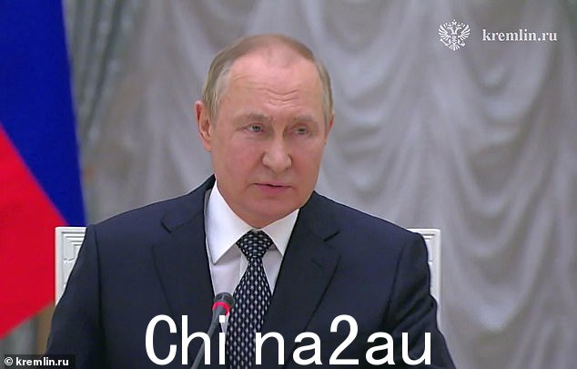 这一消息发布之际,人们怀疑弗拉基米尔·普京‘势不可挡’时速 15,880 英里的高超音速导弹远未准备好投入使用,此前其他吹捧的试射似乎都未能实现。” class=