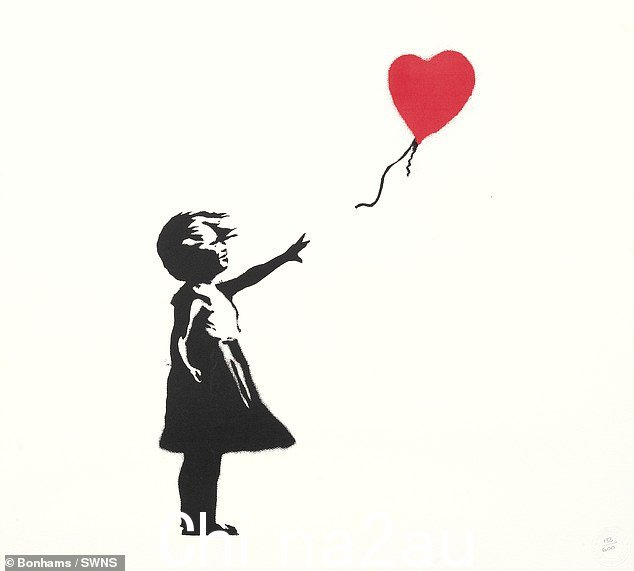 他设计的其他作品包括 Balloon Girl (2002),如图、Kissing Coppers (2004)、Love is in the Bin (2006) 和 Devolved Parliament (2009)