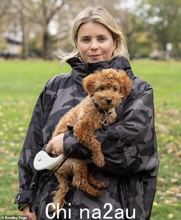 Claire Gallimore,28 岁,职业盛装舞步骑手,补充道:“这些限制让出行变得困难” class=