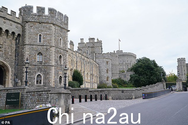 一位消息人士告诉《镜报》,在当前的生活成本危机和经济不景气的情况下,工作人员“非常担心他们的未来”