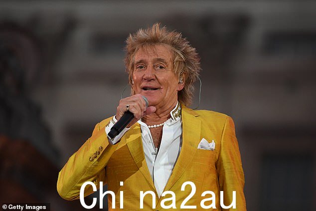 Sir Rod Stewart 说他拒绝了 100 万美元的报价世界杯,因为‘它不应该去’