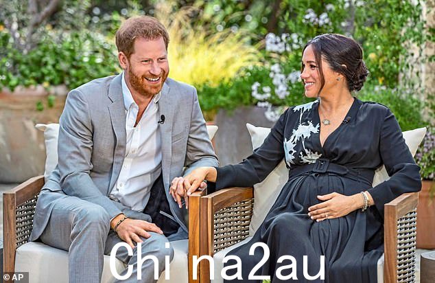 90 分钟的采访(如图)被皇家编辑 Roya Nikkhah 描述为'黄金时段皇家歼灭'