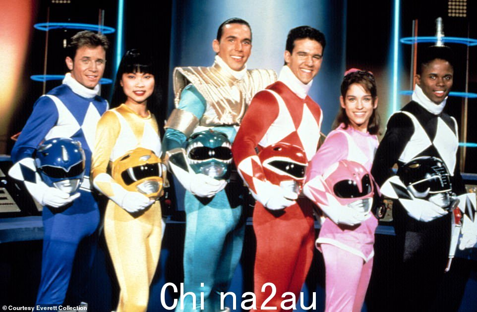 Frank(左起第三位)与儿童节目的原班人马合影,从左到右 David Yost、Thuy Trang、Jason David Frank、Austin St. John、Amy Jo Johnson, Walter Jones