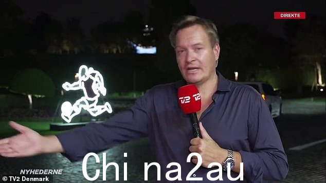丹麦记者 Rasmus Tantholdt 在卡塔尔进行电视直播时被打断