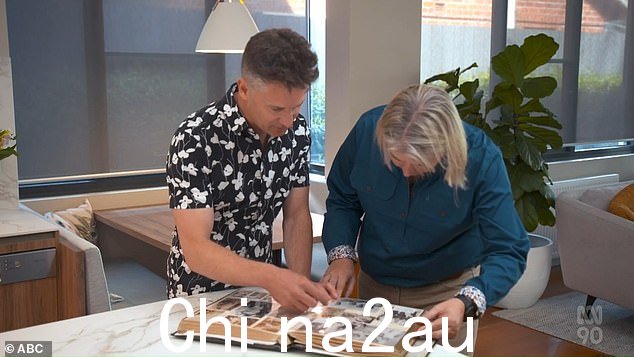 使用 Cristy 的唾液样本,Abbott 教授告诉 Webb 兄弟姐妹他们实际上是相关的致 Somerton Man,促使家人沿着记忆之路旅行