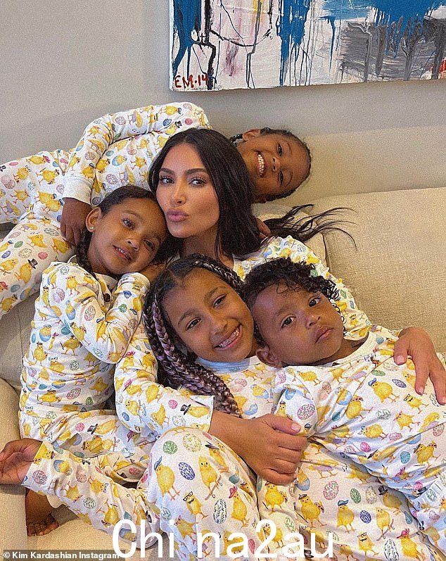 家庭事务:这对前夫妇迎来了四个孩子:女儿 North,9 岁,Chicago,4 岁,儿子 Saint,6 岁,儿子 Psalm,3 岁