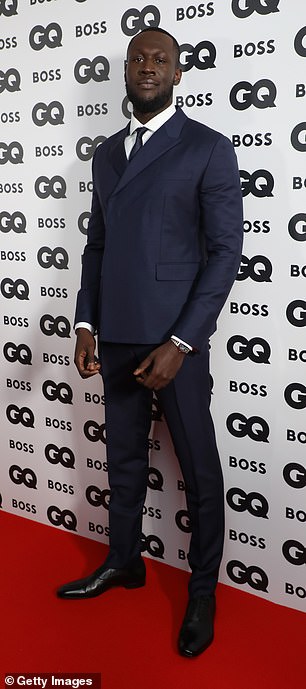 聊天:据报道,有人在活动中听到 Stormzy 告诉朋友们他们又在一起了,并且在晚会上他花了“很长时间”与 Maya 深入交谈