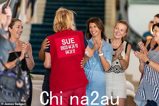 Happy:在她被淘汰后,她说:在营地持续 17 天后,'我的时间结束了' - 将其称为'我生命中的旅程'