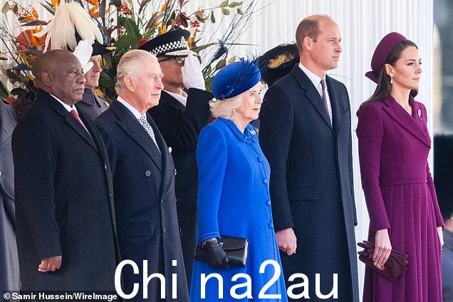 南非总统西里尔·拉马福萨、查尔斯国王、卡米拉、威廉王子和凯瑟琳出席欢迎仪式
