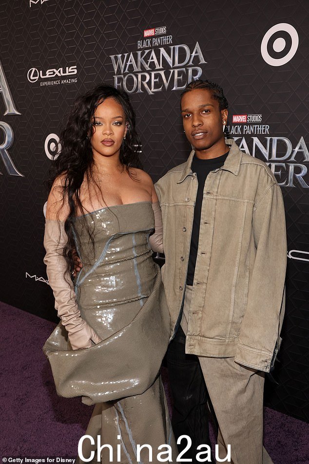 这位歌手今年早些时候与说唱歌手 A$AP Rocky 生下了她的第一个孩子