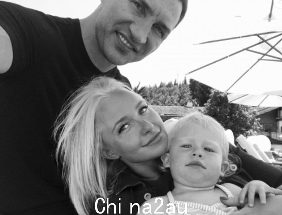 据称:在 9 月份的 Facebook 红桌谈话中,Panettiere 声称她的前伴侣 Klitschko 拒绝让他们 7 岁的女儿 Kaya 去加利福尼亚看望她- 并指责他在带小女孩去乌克兰旅行后再也没有回来后强迫她放弃孩子