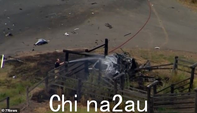 马自达 CX-9(如图)在 Lockyer Valley 的 Brightview 离开公路后的残骸