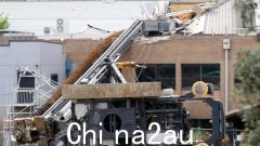 隔壁建筑工地的起重机从屋顶掉落后，大约 70 人从弗兰克斯顿医院撤离