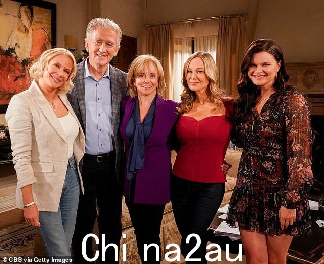 团聚:达菲在 11 年后重返 CBS 肥皂剧(如图) L-R, Katherine Kelly Lang, Duffy, Purl, Annika Noelle and Heather Tom)