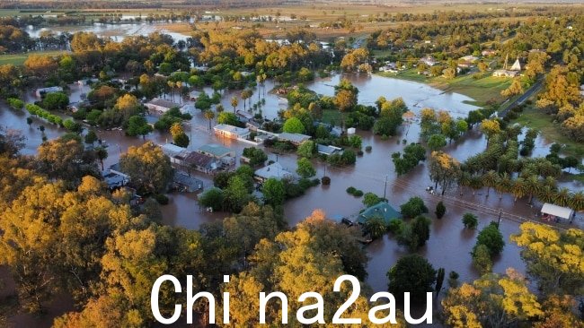 新南威尔士州中西部的城镇因创纪录的洪水而遭受重创，包括 Eugowra、Molong和福布斯。图片：Facebook/SES NSW