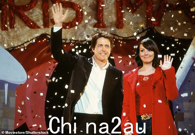 倒退:爱的笑声和秘密:20 年后看到记者黛安索耶采访演员以及作家兼导演理查德柯蒂斯(休格兰特与 Martine McCutcheon 在电影中合影)
