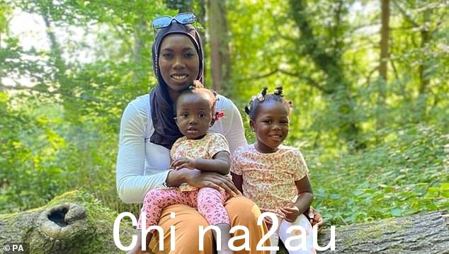 Fatoumatta Hydara 和她的两个孩子 Naeemah Drammeh(一岁)和 Fatimah Drammeh(三岁)在火灾中丧生