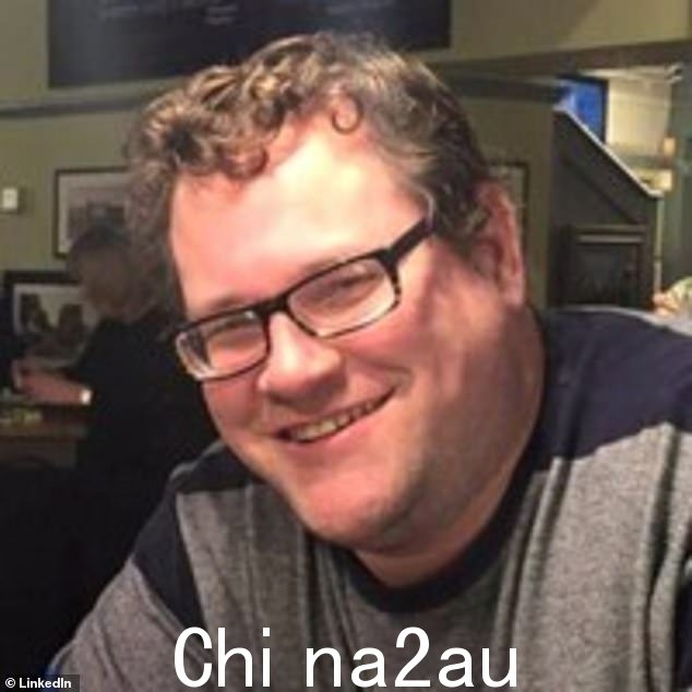 Robin Goldman,52 岁,被南行的管道击中并当场死亡