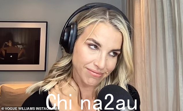 '我们要解决这个问题吗?!':Vogue Williams 周四让粉丝歇斯底里,因为他们在她与 Spencer Matthews 的视频背景中发现了一张 X 级图片