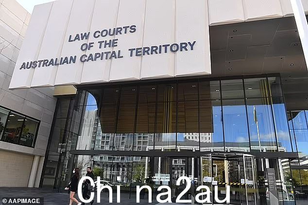 这名零售员工被控一项未经同意进行性交的罪名,将于周六在 ACT 地方法院出庭
