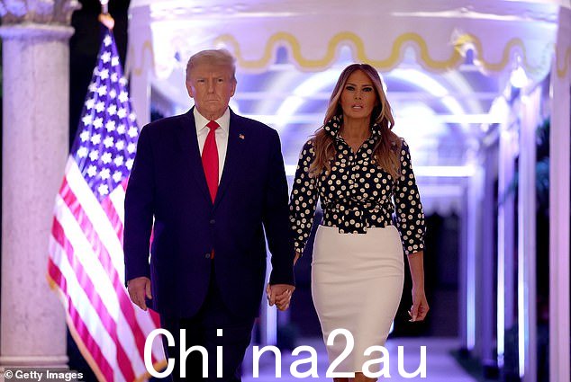 唐纳德特朗普(左图)和妻子梅拉尼娅准备宣布这位前总统将在 2024 年再次竞选白宫,他们有一个坚定的支持者莱因哈特女士,她长期以来一直在谈论代表华丽的房地产开发商