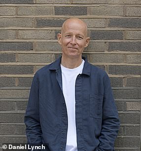 电视节目主持人乔尼·欧文 (Jonnie Irwin) 透露他患有晚期癌症,并表示他希望分享他的晚期癌症诊断结果会激励其他人“充分利用每一天”