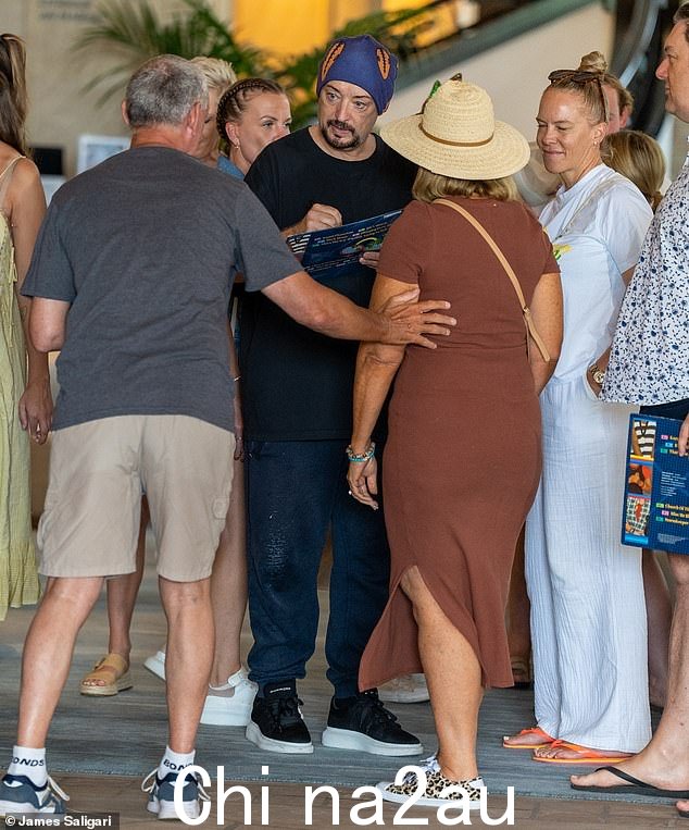 Campmates: Boy George 是迈克的前营友之一,他们出来迎接他
