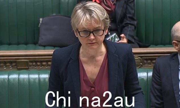 工党的 Yvette Cooper 声称 Jenrick 先生是那些被留下来“清理内政大臣的混乱局面”的人之一