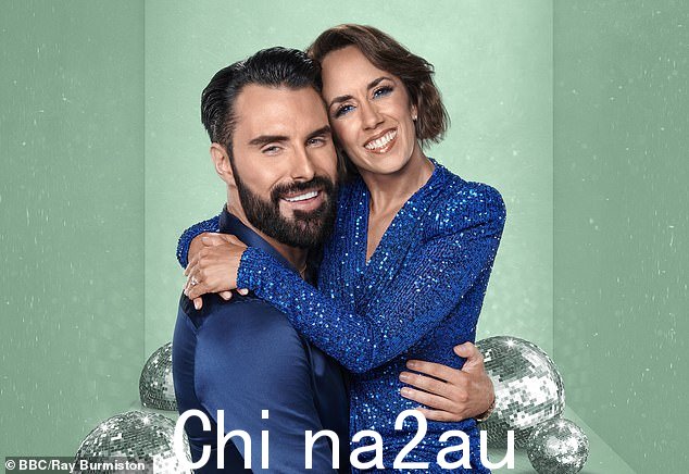 Co-hosts:《舞动奇迹》的衍生节目通常由 Rylan 在周一、周二和周五主持,而 Janette 在周三和周四接管”课程=