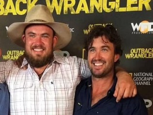 Outback wrangler Matt Wright(右)极力否认有关不当行为的指控一次直升机失事导致他最好的伙伴兼联合主演克里斯·威尔逊(左)丧生。图片:Facebook