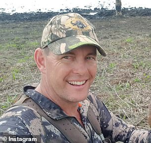 前北领地警长 Neil Mellon,47 岁(如图)据称与 Matt Wright 和鳄鱼养殖者 Mick Burns 一起飞到现场