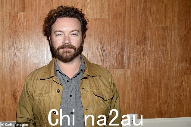 孤独的人:丹尼·马斯特森(Danny Masterson),照片摄于 2017 年,是节目中最初的六个孩子中唯一没有回来的人,因为他目前正在等待僵局的陪审团对三项强奸罪的判决。他否认了所有指控