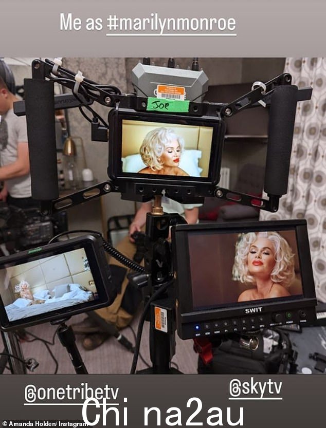 'Me as Marilyn Monroe':阿曼达没有透露这个项目的目的,但她在她的 Instagram Stories 的另一篇帖子中标记了 Sky