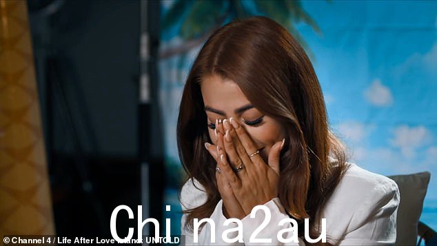 她说:'我脸上有填充物,首先是从我的嘴唇开始,然后是其他地方,你会沉迷于自己的外表,而且它一直在保持外表'
