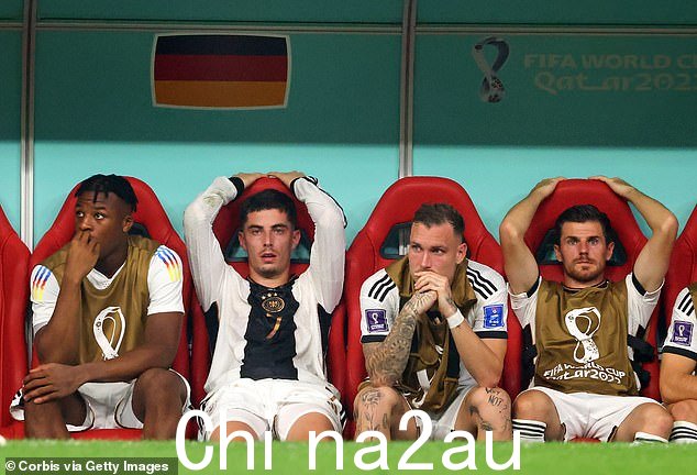 Armel Bella Kotchap、Kai Havertz、德国的 David Raum 在 2022 年 12 月 1 日在 Al Bayt 体育场举行的哥斯达黎加和德国之间的 FIFA 世界杯卡塔尔 2022 E 组比赛后德国未能晋级后,德国的 Jonas Hofmann 看起来很沮丧在卡塔尔的霍尔。 (Stefan Matzke 拍摄 - sampics/Corbis,来自 Getty Images) 2022 年 12 月 1 日在卡塔尔 Al Khor 举行的 2022 年卡塔尔国际足联世界杯 E 组哥斯达黎加和德国之间的 E 组比赛后,德国队的 Raum 和 Jonas Hofmann 看起来很沮丧</p> <img id=