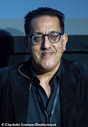Nazir Afzal 说 Hussey 夫人问他来自哪里,他说:'曼彻斯特 - 目前'