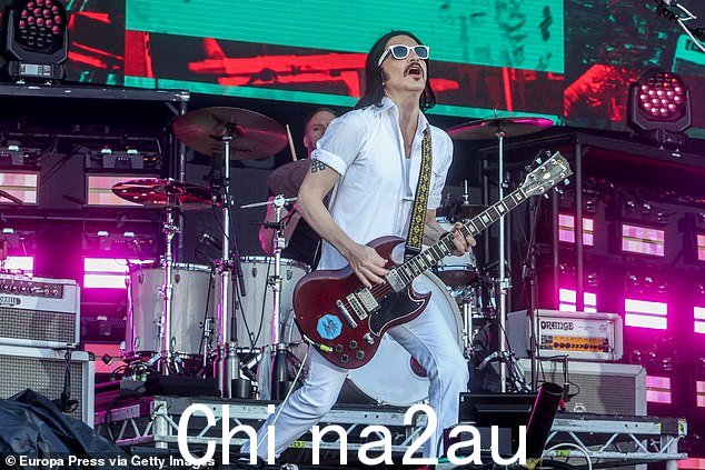 太棒了:Brian 摄于 2022 年 7 月 6 日在西班牙马德里的 Valdebebas 的 Mad Cool 2022 音乐节的第一天