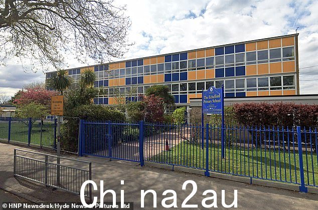 上周阿什福德埃切尔福德小学的老师(如图)写信给家长,确认两名孩子已被感染