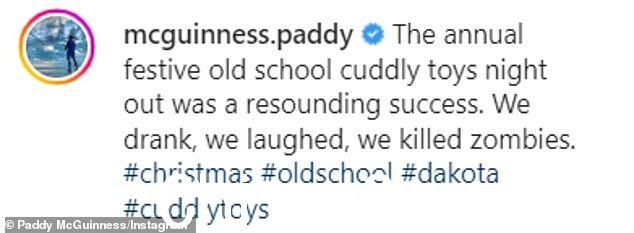 玩得很开心:Paddy 补充说:'我们喝了酒,我们笑了,我们杀死了僵尸。 #christmas #oldschool #dakota #cuddlytoys'