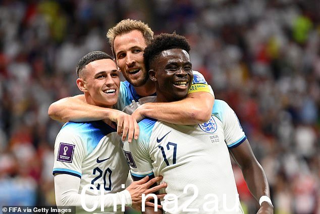 Phil Foden, Harry Kane 和 Bukayo Saka 在英格兰摧毁塞内加尔期间庆祝