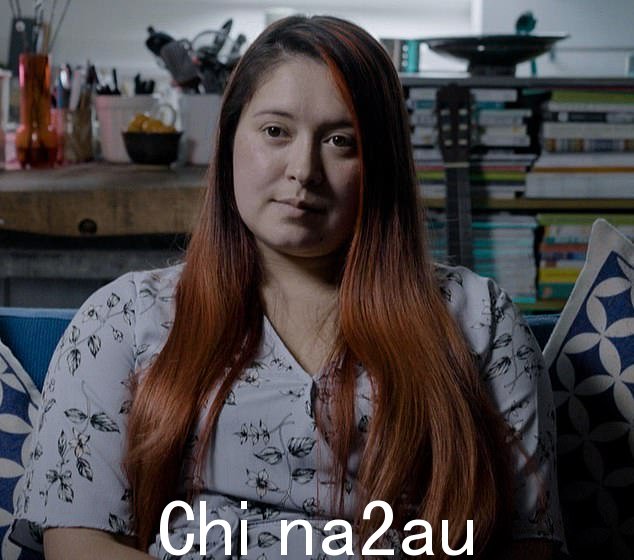 十年过去了,Jazz 的成熟度和经验足以总结她的所作所为——灾难性的;试图逃避自己的生活。“大约 18 岁时,我开始酗酒,”她说。“当我喝了我可以忘记我的生活,但这导致了家里更多的争吵”c lass=