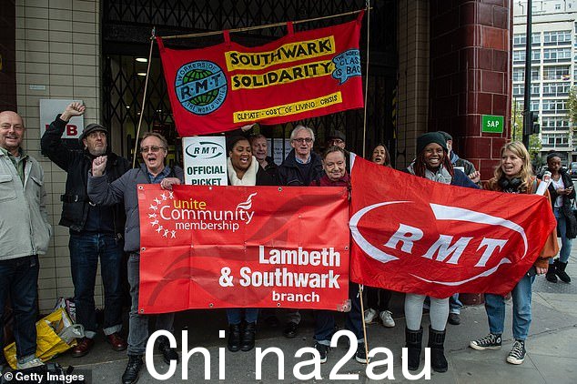 Network Rail 和其他 14 家火车公司的 RMT 成员将于 12 月 13 日、14 日、16 日和 17 日以及 1 月 3 日、4 日、6 日和 7 日罢课
